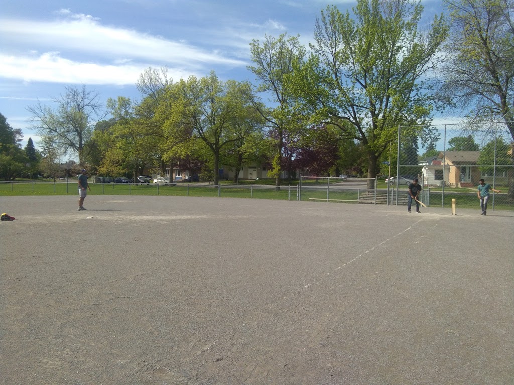 Ainsley Park | 1650 Ainsley Dr, Ottawa, ON K2C 0S4, Canada