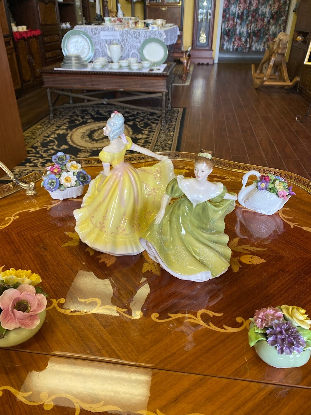 FANXI LEUROPE ANTIQUITÉS | 4860 Rue René-Émard, Pierrefonds, QC H9A 2Y1, Canada | Phone: (438) 680-2066