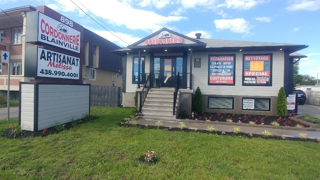 Cordonnerie Blainville nettoyeur | 898 Bd du Curé-Labelle, Blainville, QC J7C 2L2, Canada | Phone: (450) 675-8888