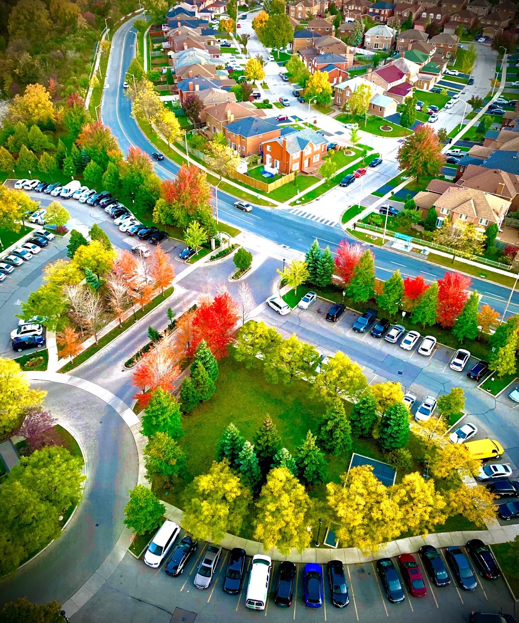 Mansions Of Humberwood | 700 Humberwood Blvd, Etobicoke, ON M9W 7J4, Canada | Phone: (416) 679-1844