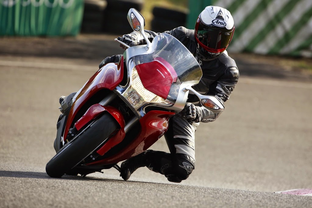Honda Motorcycles | 630 46 Ave NE #109, Calgary, AB T2E 8M9, Canada | Phone: (403) 277-0099