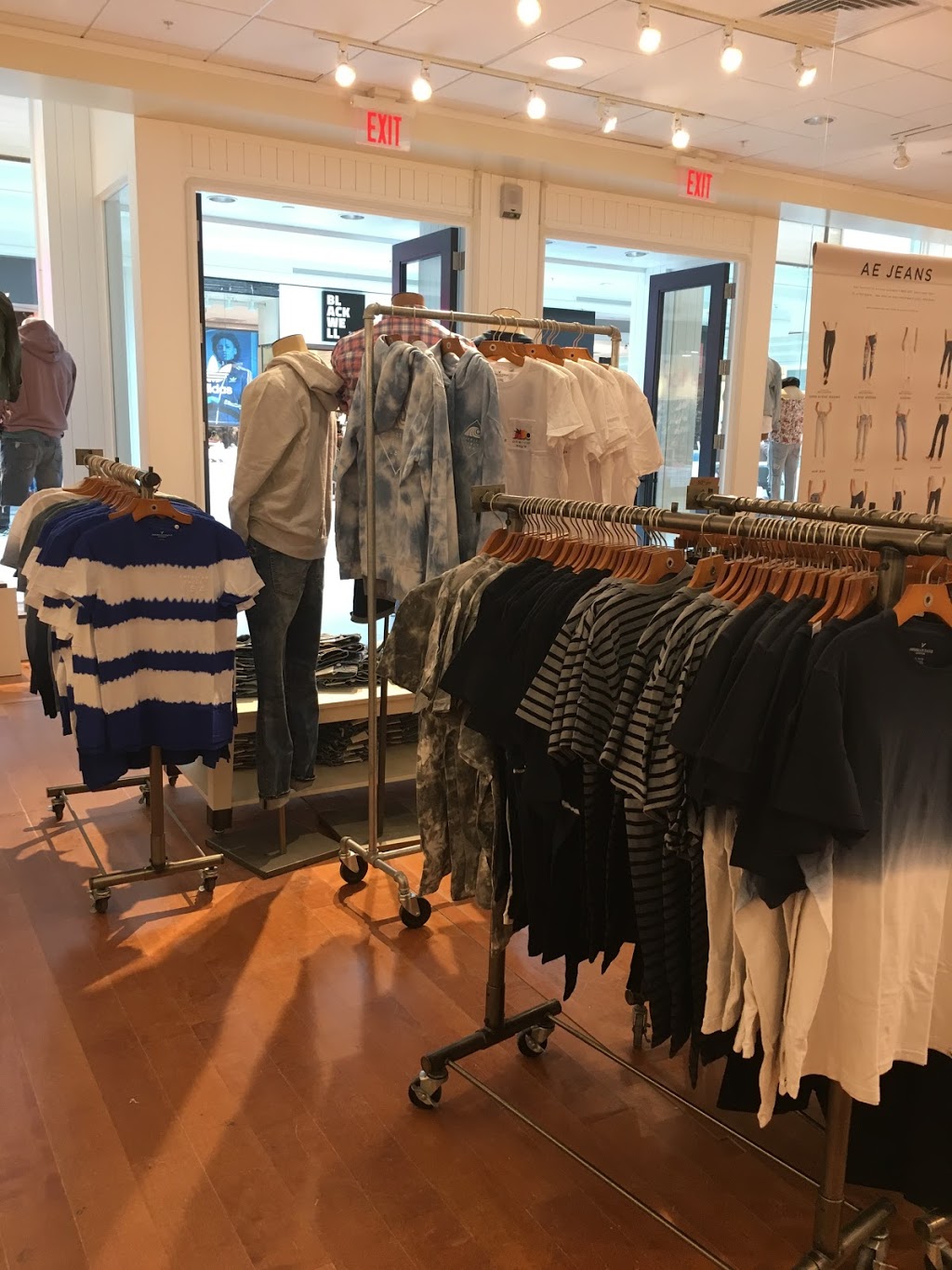 American Eagle Store | 1225 St Marys Rd, Winnipeg, MB R2M 5E5, Canada | Phone: (204) 255-7938