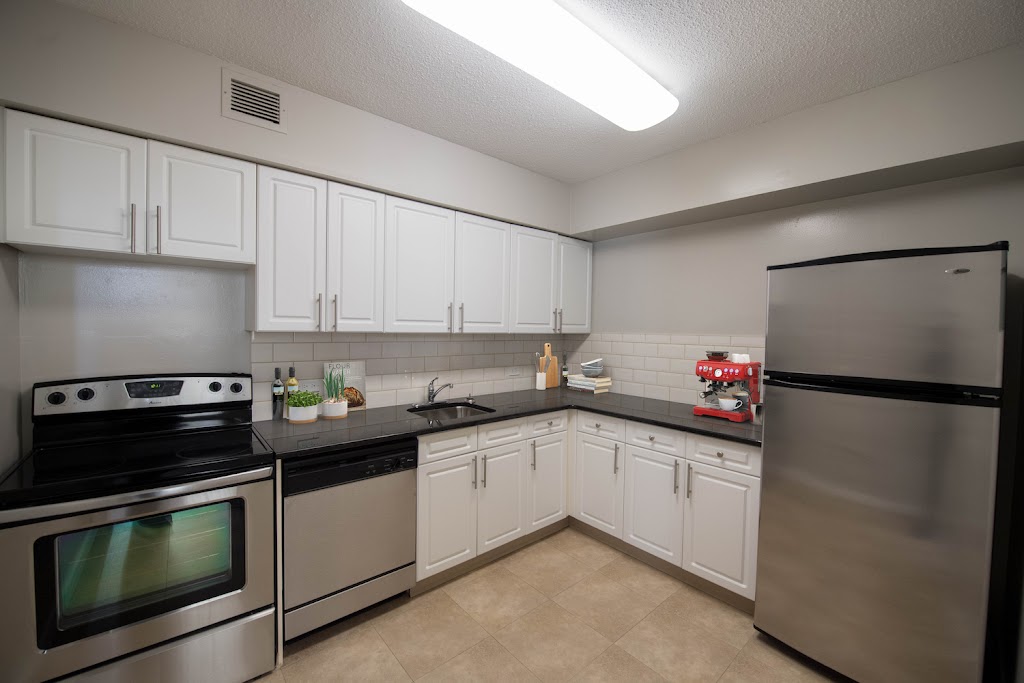Courts of St James Apartments | 2727 Portage Ave, Winnipeg, MB R3J 0R2, Canada | Phone: (204) 888-3747