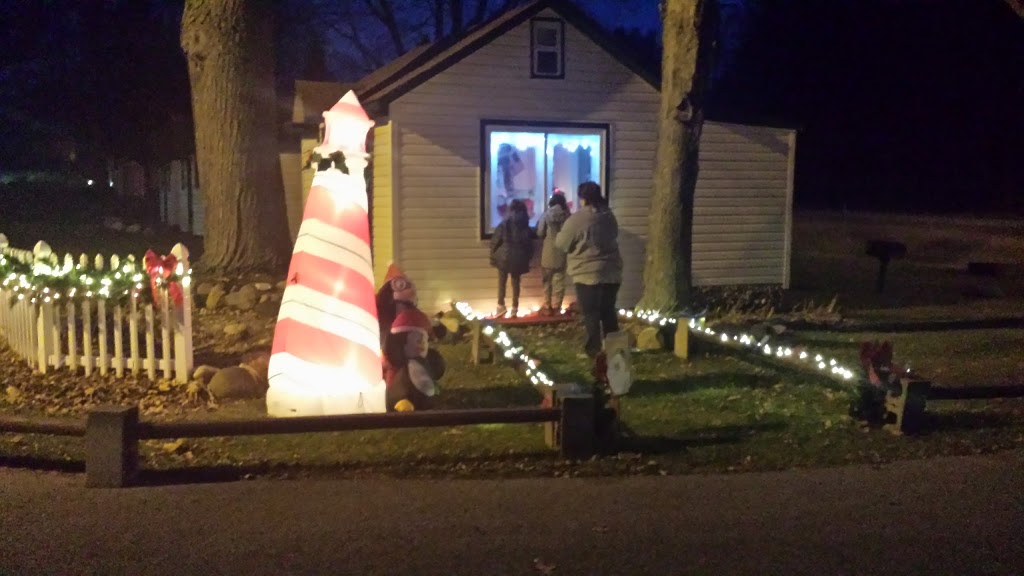 Cozy Cabins | 7992 Lakeshore Rd, Fort Gratiot Twp, MI 48059, USA | Phone: (810) 327-6310