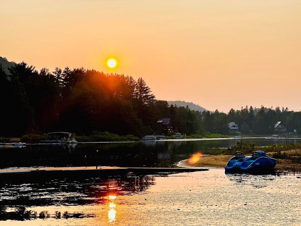 Chalet Le Sizerin | 1120 Chem. du Lac Ste Rose N, Mandeville, QC J0K 1L0, Canada | Phone: (514) 953-7927