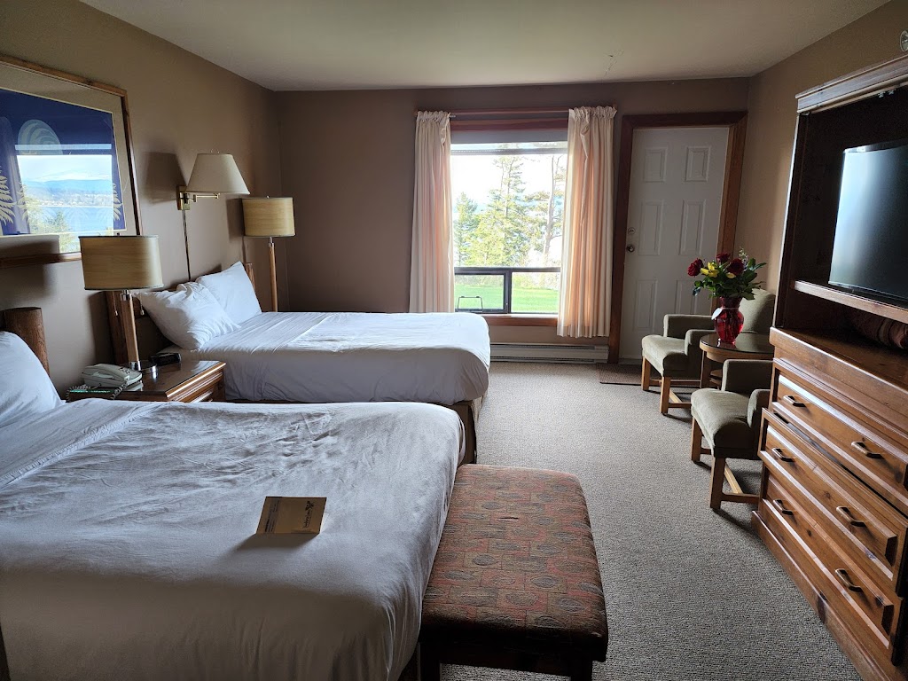 Tsa-Kwa-Luten Lodge/Cape Mudge Resort | 1, Lighthouse Rd, Quathiaski Cove, BC V0P 1N0, Canada | Phone: (250) 830-2299