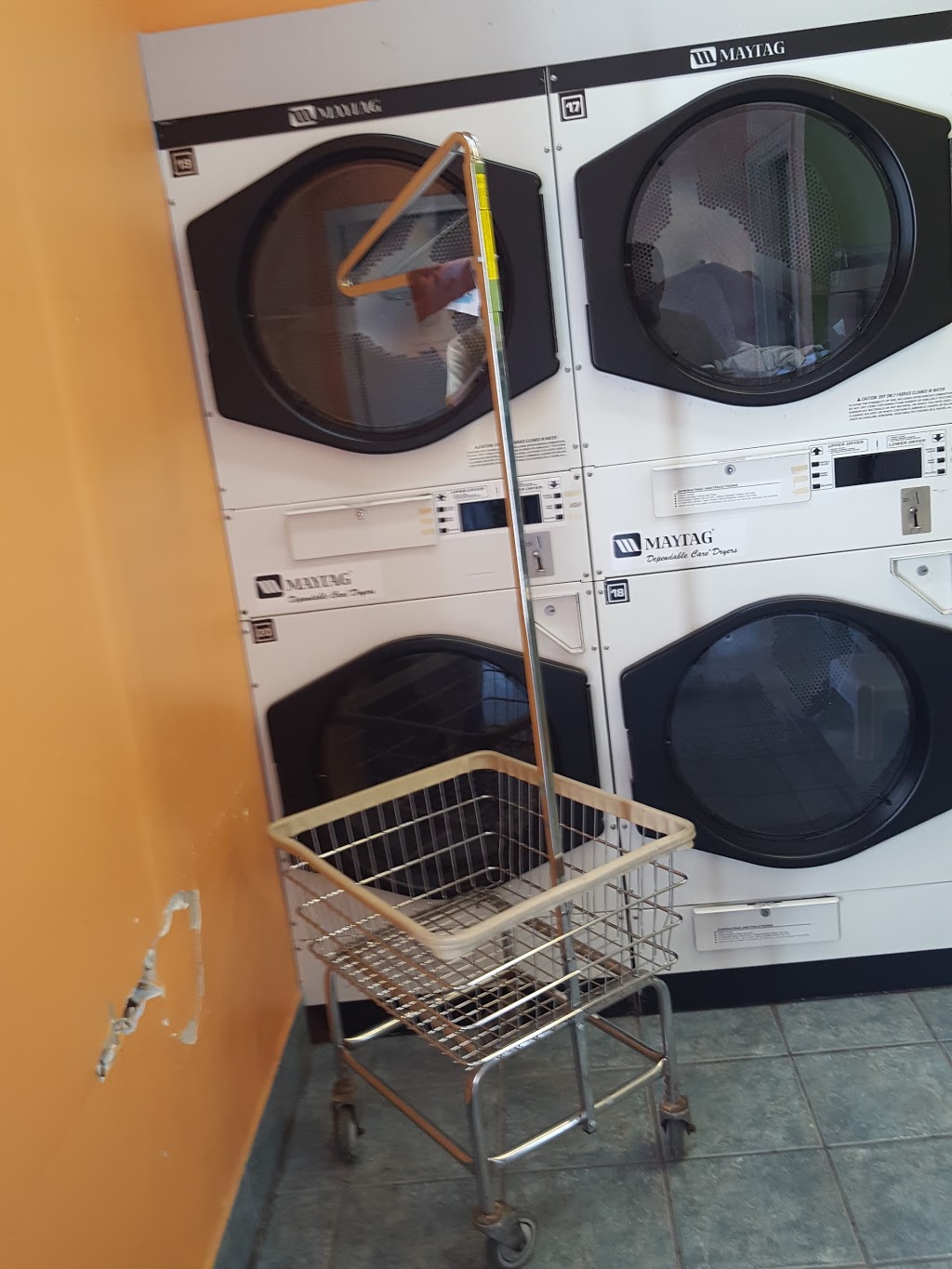 Southdown Coin Laundry (Open 24 hours) | 1375 Southdown Rd, Mississauga, ON L5J 2Z1, Canada | Phone: (647) 818-7864
