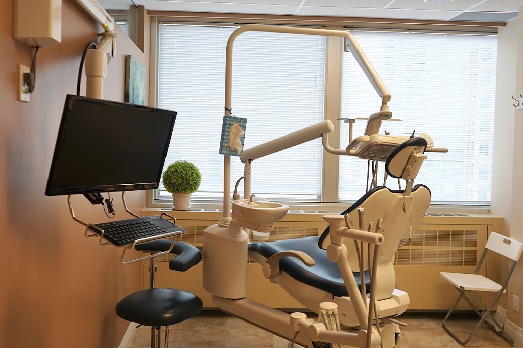 Crystal Dental Centre | 790 Bay St #1012, Toronto, ON M5G 1N8, Canada | Phone: (416) 969-8878