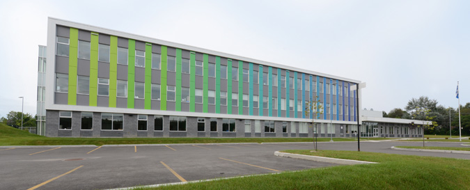 School To Couleurs-Du-Savoir | 1801 Montée Sainte-Thérèse, Saint-Jérôme, QC J5L 2L2, Canada | Phone: (450) 569-2082