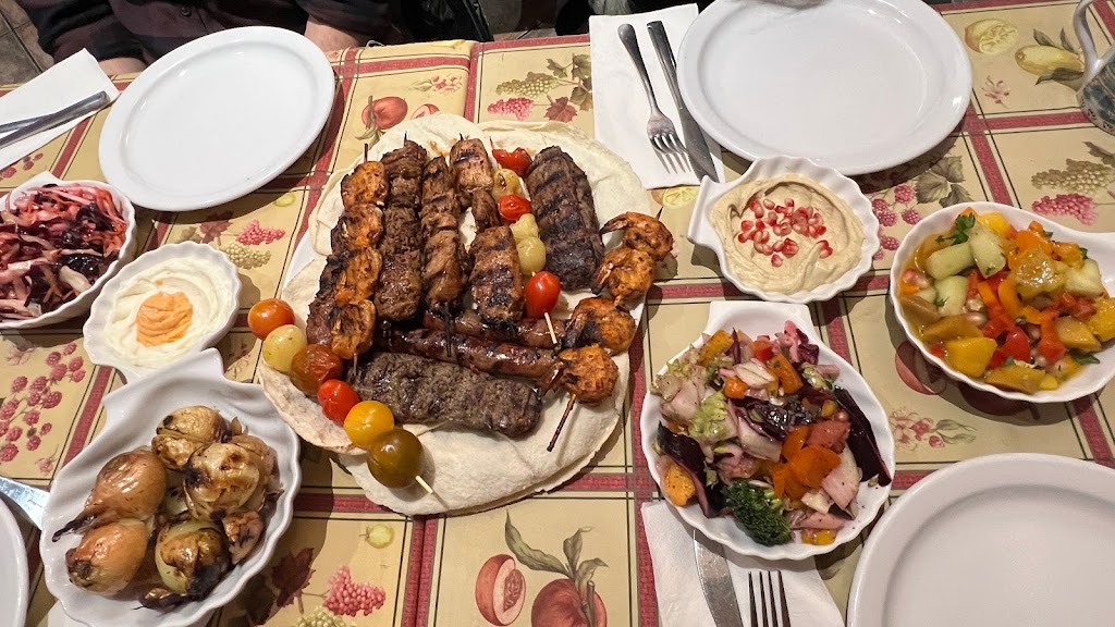 Restaurant LaShish Airlie | 9150 Rue Airlie, LaSalle, QC H8R 2A5, Canada | Phone: (438) 333-7475