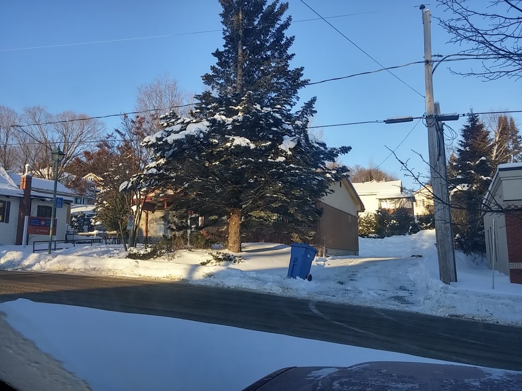 Canada Post | 16 Rue des Lilas, Sainte-Marguerite-du-Lac-Masson, QC J0T 1L0, Canada