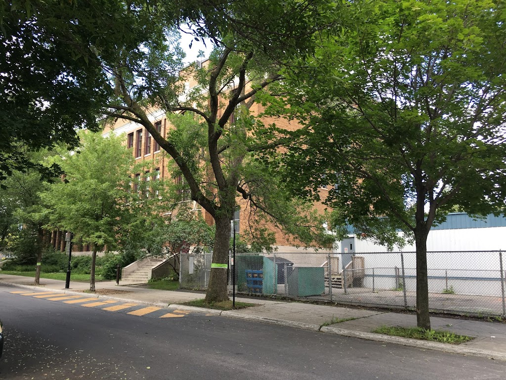 École Saint-Jean-De-Matha | 6970 Rue Dumas, Montréal, QC H4E 3A3, Canada | Phone: (514) 732-1460