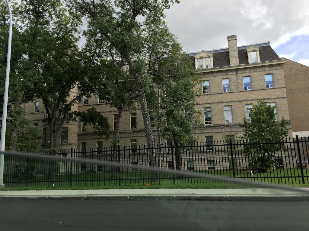 St. Marys Academy | 550 Wellington Crescent, Winnipeg, MB R3M 0C1, Canada | Phone: (204) 477-0244