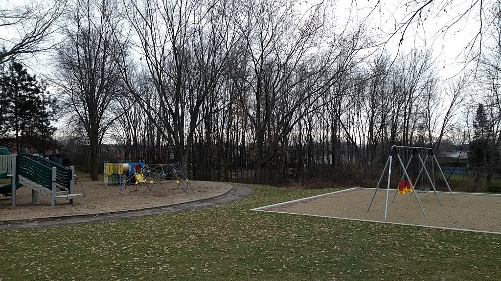Parc Jolibourg | 1350 Rue du Relais, Laval, QC H7Y 1W2, Canada | Phone: (450) 689-9601