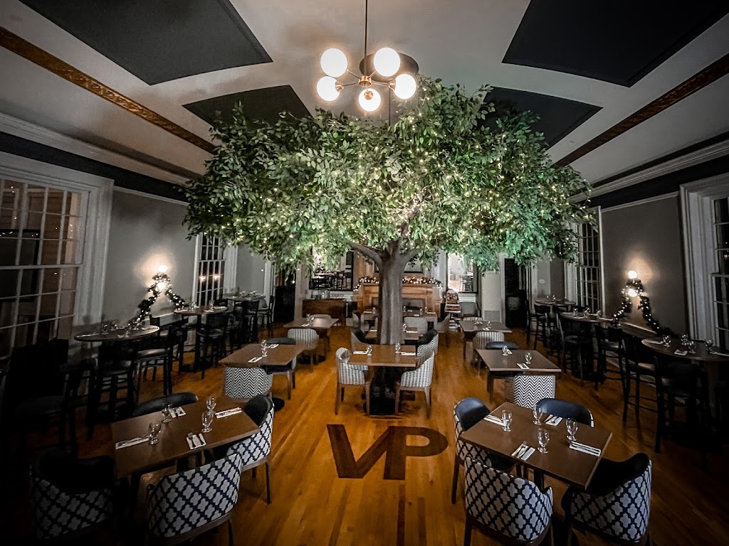 The Inn on Officers Garden | 150 Dieppe Drive SW, Calgary, AB T3E 7L4, Canada | Phone: (587) 885-1995