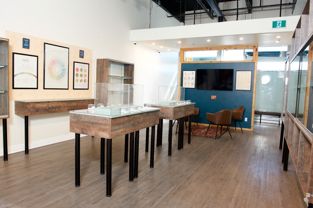 Out & About Cannabis | 665 Earl Armstrong Rd Unit 8, Gloucester, ON K1V 2G2, Canada | Phone: (613) 425-6000