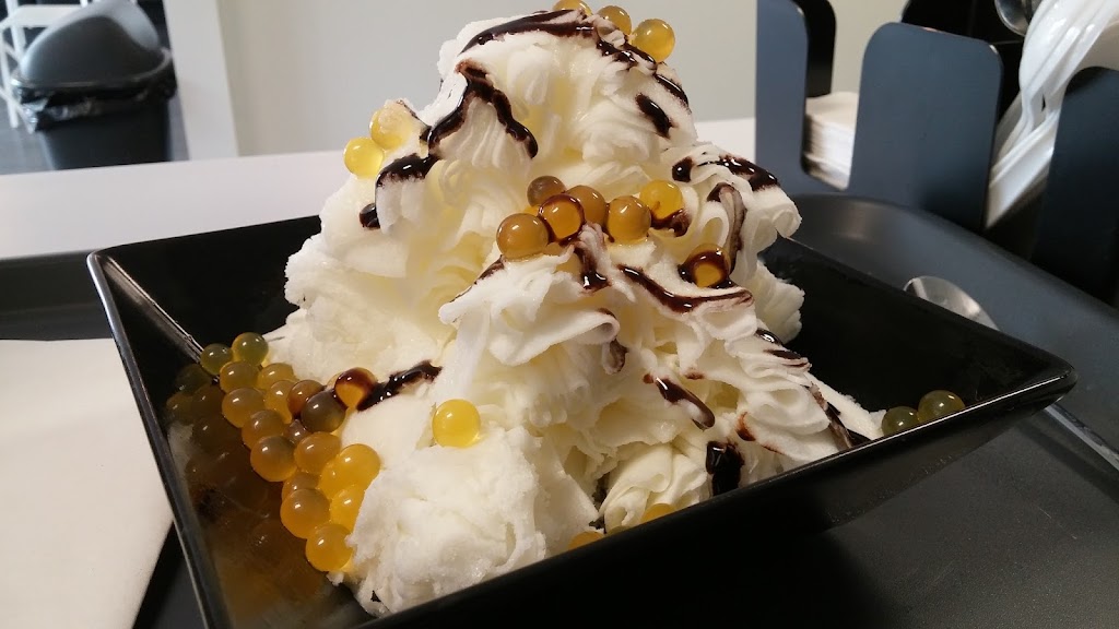 Hangout | 839 Somerset St W, Ottawa, ON K1R 6R6, Canada | Phone: (613) 695-3336
