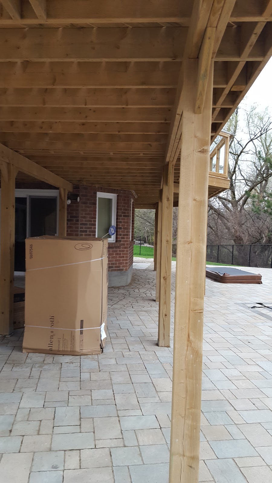 Spadina Parkette | Weldrick Rd E and Spadina Rd, Richmond Hill, ON L4B 3J1, Canada | Phone: (905) 771-8800