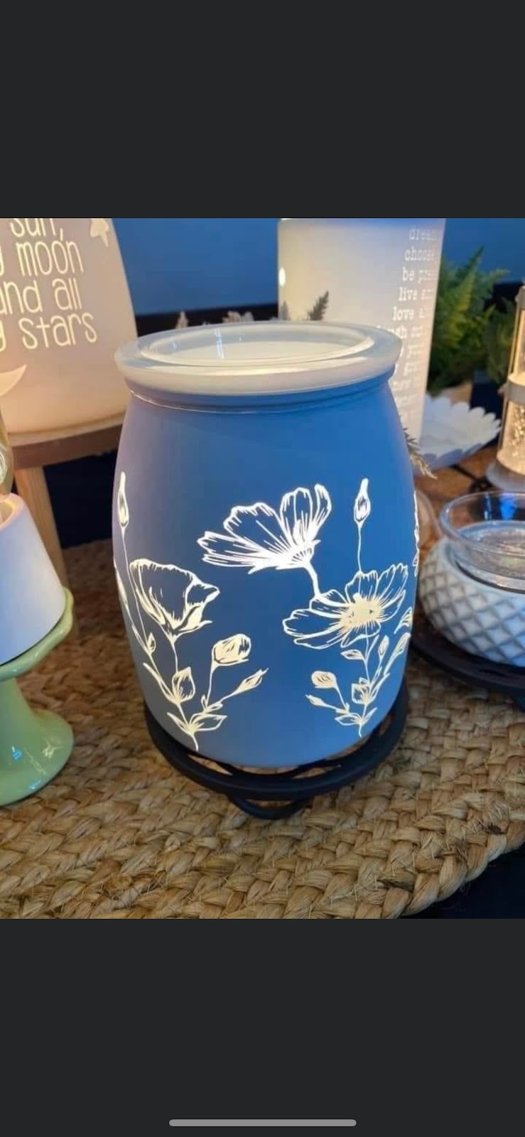Janelle’s Favourite Scents, Independent Scentsy Consultant | Canfield Pl, Shelburne, ON L0N 1S2, Canada | Phone: (519) 940-6575