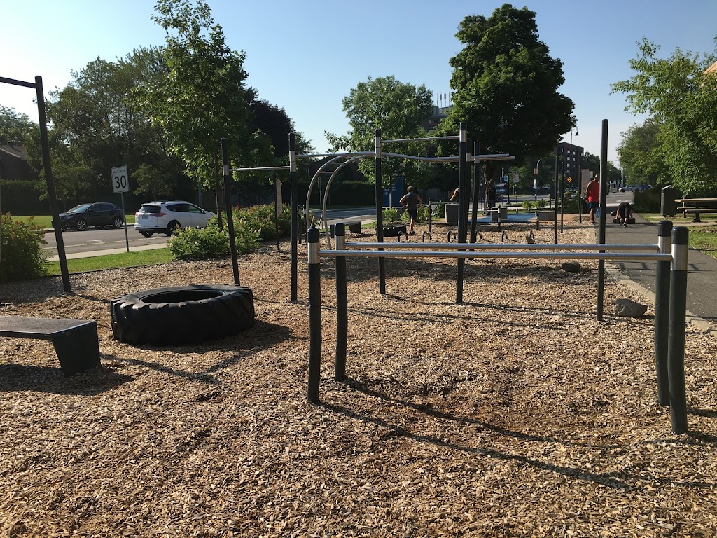 Aire dentraînement pour adultes | 60 Av. Maywood, Pointe-Claire, QC H9R 0A7, Canada | Phone: (514) 447-8884