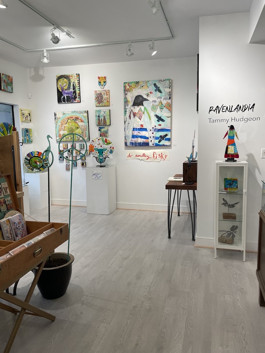 Free Spirit Gallery Studio | 590 N Rd, Gabriola, BC V0R 1X3, Canada | Phone: (250) 247-0197