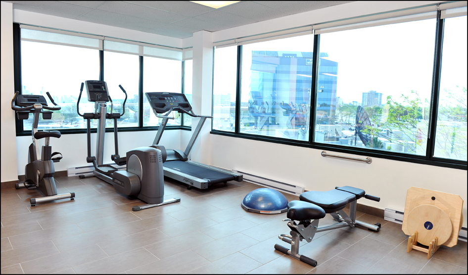 Pointe Claire Physiotherapy Clinic Universal | 955 Boul Saint-Jean #404, Pointe-Claire, QC H9R 5K3, Canada | Phone: (514) 428-8282