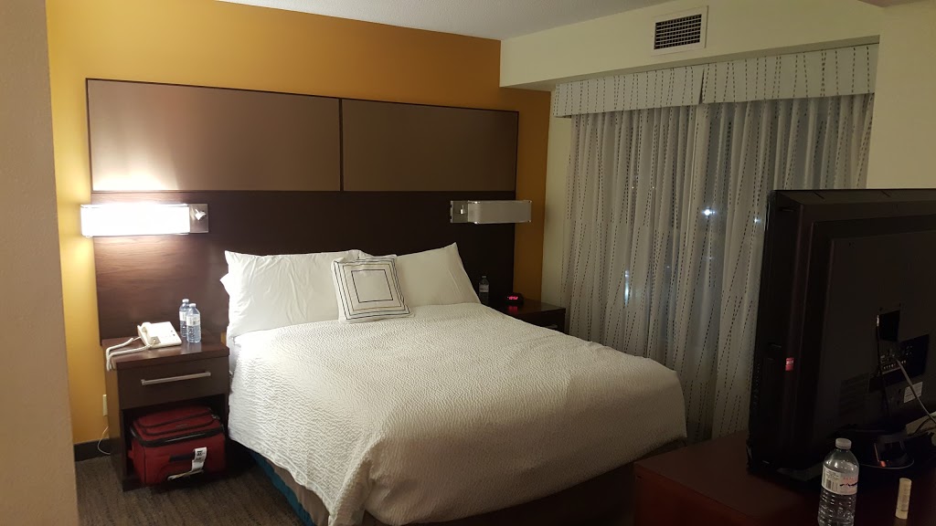 Residence Inn by Marriott Toronto Mississauga/Meadowvale | 7005 Century Ave, Mississauga, ON L5N 7K2, Canada | Phone: (905) 567-2577