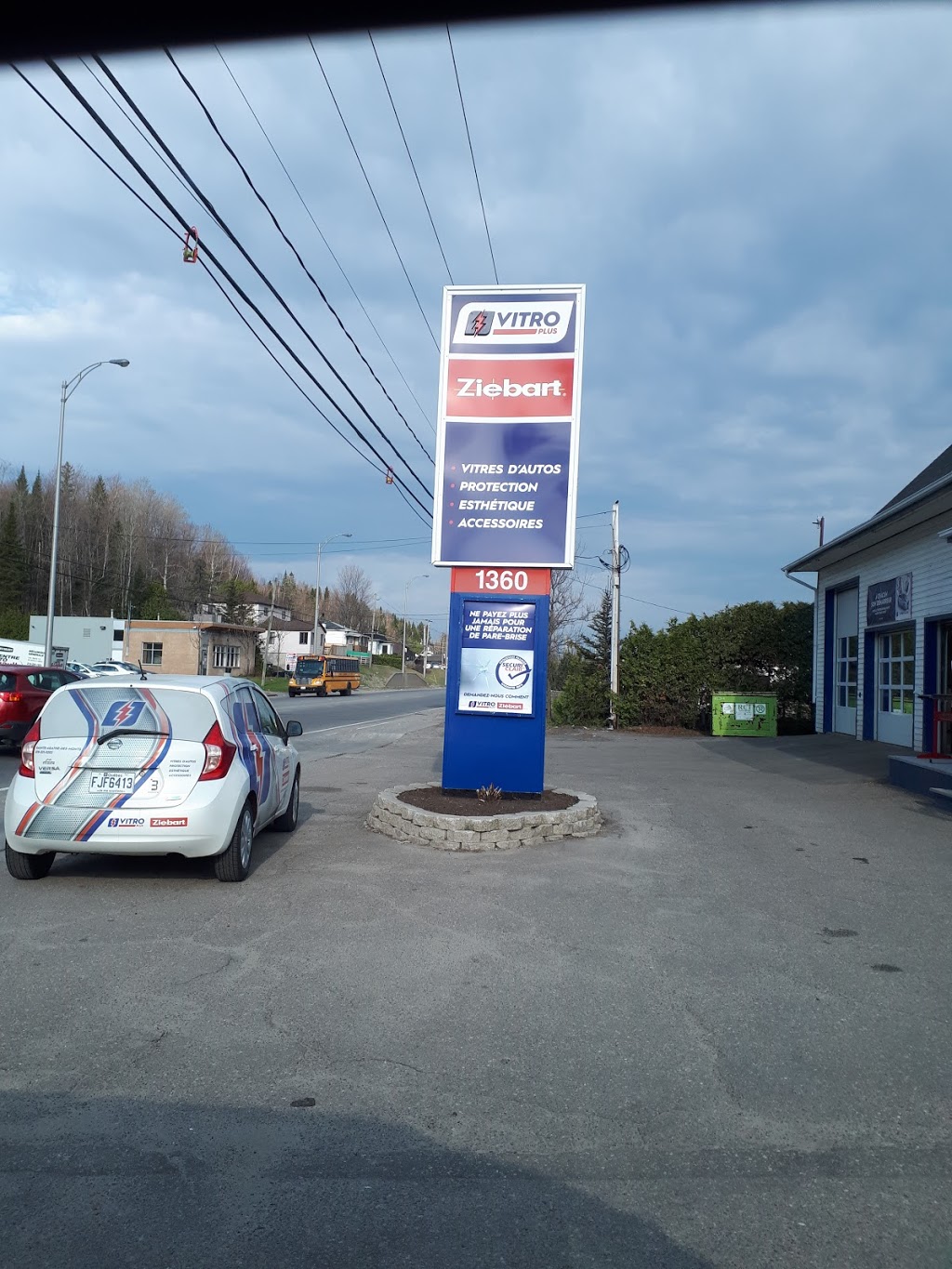 VitroPlus / Ziebart | 1360 Rue Principale E, Sainte-Agathe-des-Monts, QC J8C 1L9, Canada | Phone: (819) 321-0202