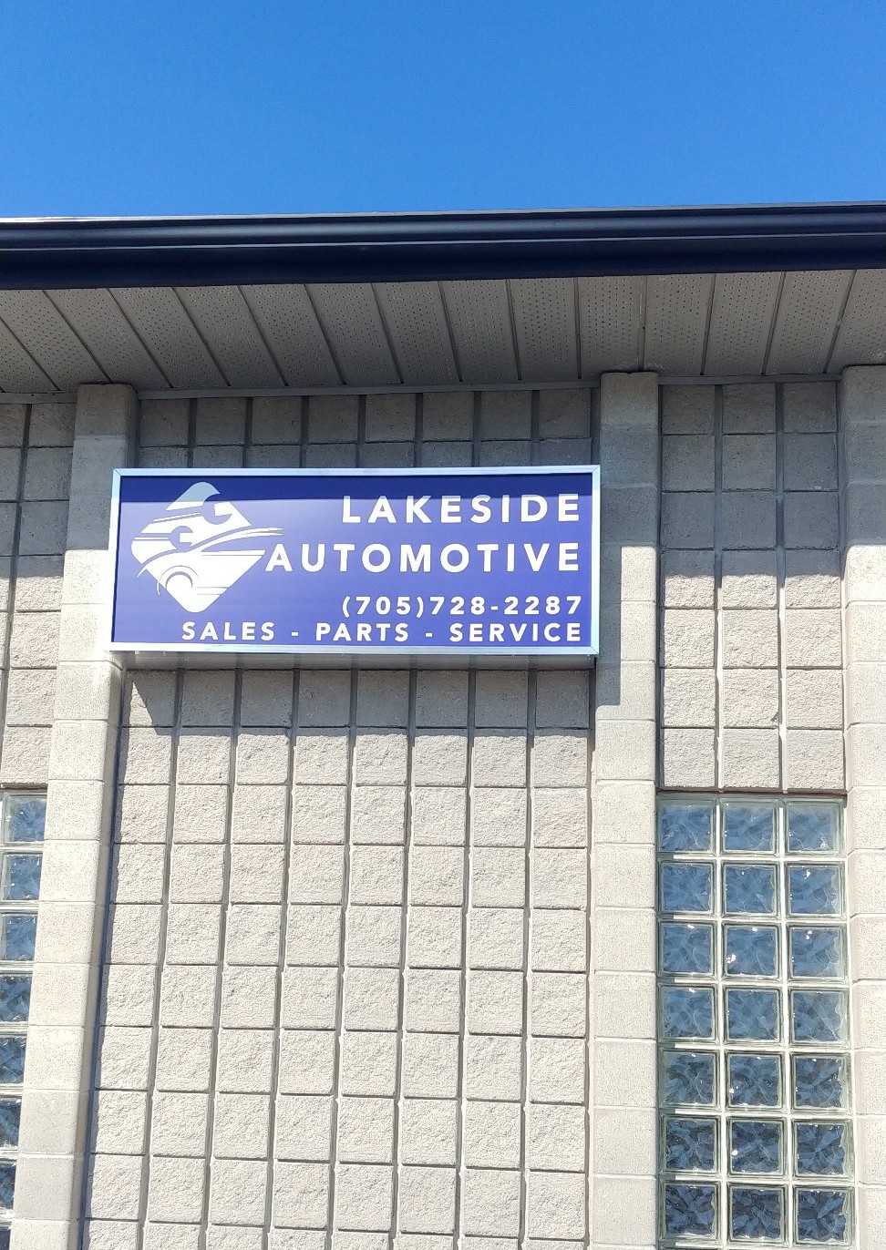Lakeside Automotive | 135 Ferndale Dr N, Barrie, ON L4N 9V6, Canada | Phone: (705) 728-2287