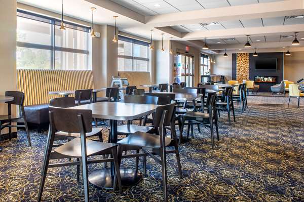 Quality Inn & Suites | 3119-B Petawawa Blvd, Petawawa, ON K8H 1X9, Canada | Phone: (613) 687-2855