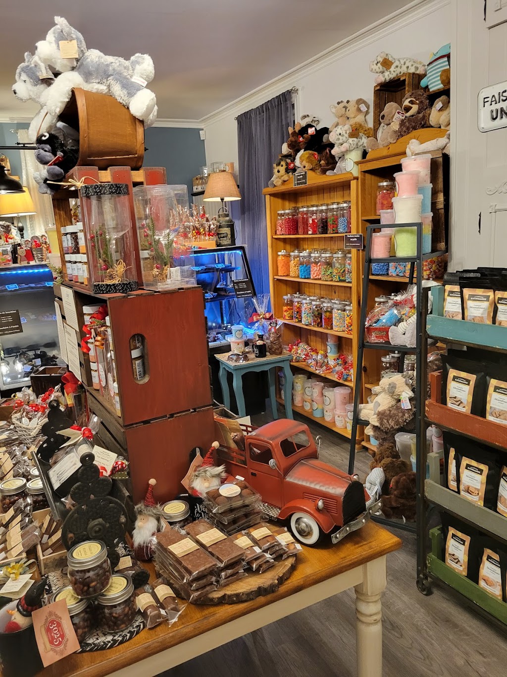 Stéphane Buteau chocolatier | 250 Rue Brassard, Saint-Michel-des-Saints, QC J0K 3B0, Canada | Phone: (450) 833-1866