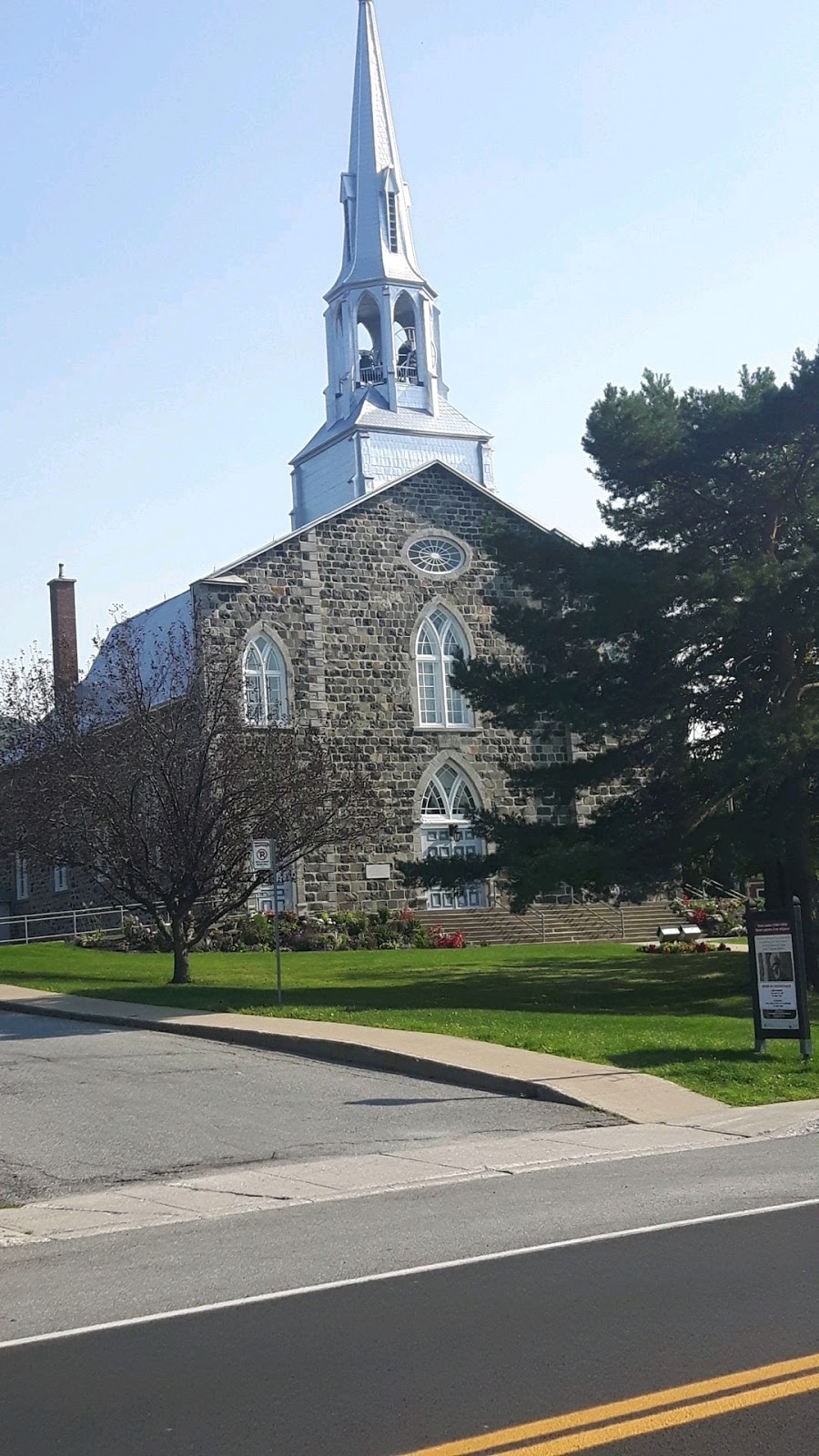 St. Hilaire Parish. | 260 Chemin des Patriotes N, Mont-Saint-Hilaire, QC J3H 3H4, Canada | Phone: (450) 467-4434