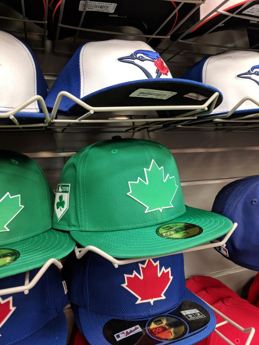 Lids | 550 King St N H14, Waterloo, ON N2L 5W6, Canada | Phone: (519) 884-7220