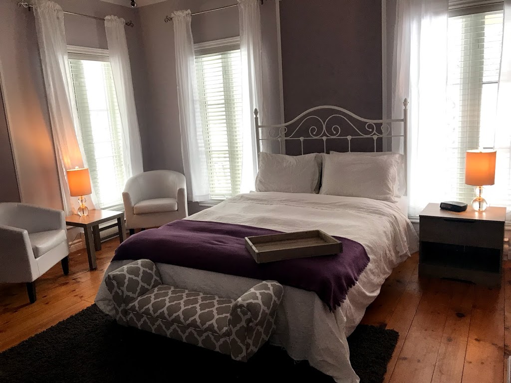 Wildberry Inn | 855 Rue de la Colline, Mont-Tremblant, QC J8E 2P7, Canada | Phone: (819) 429-5596