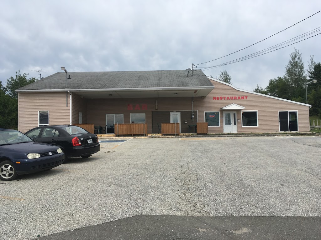 Bar Jimmy | 240 Rue Principale, Ham-Nord, QC G0P 1A0, Canada | Phone: (819) 464-1300