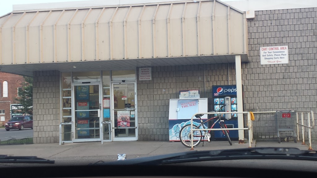 Foodland - Dresden | 256 St George St, Dresden, ON N0P 1M0, Canada | Phone: (519) 683-2509