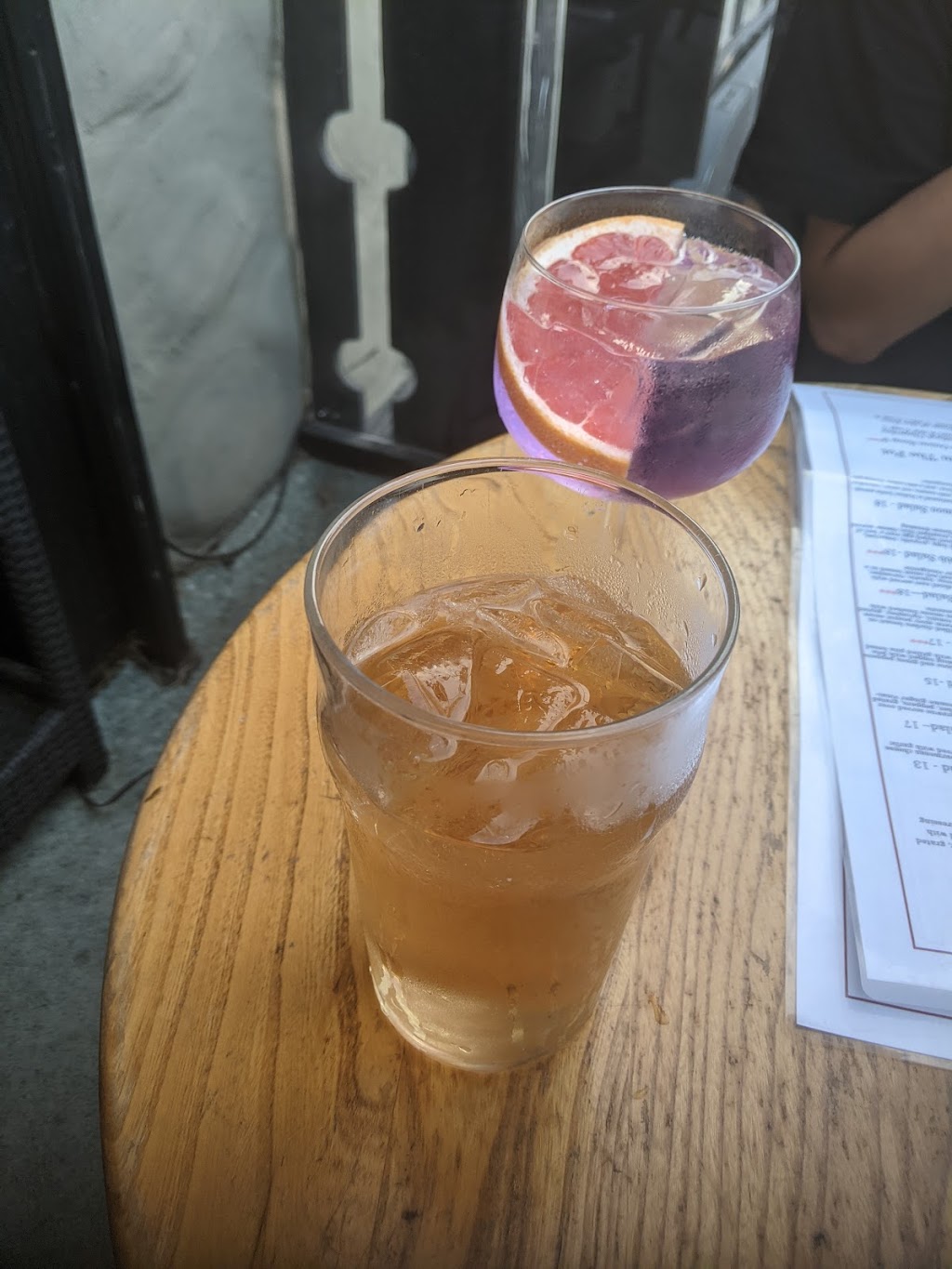 Smugglers Cove Pub | 2581 Penrhyn St, Victoria, BC V8N 1G4, Canada | Phone: (250) 477-2688