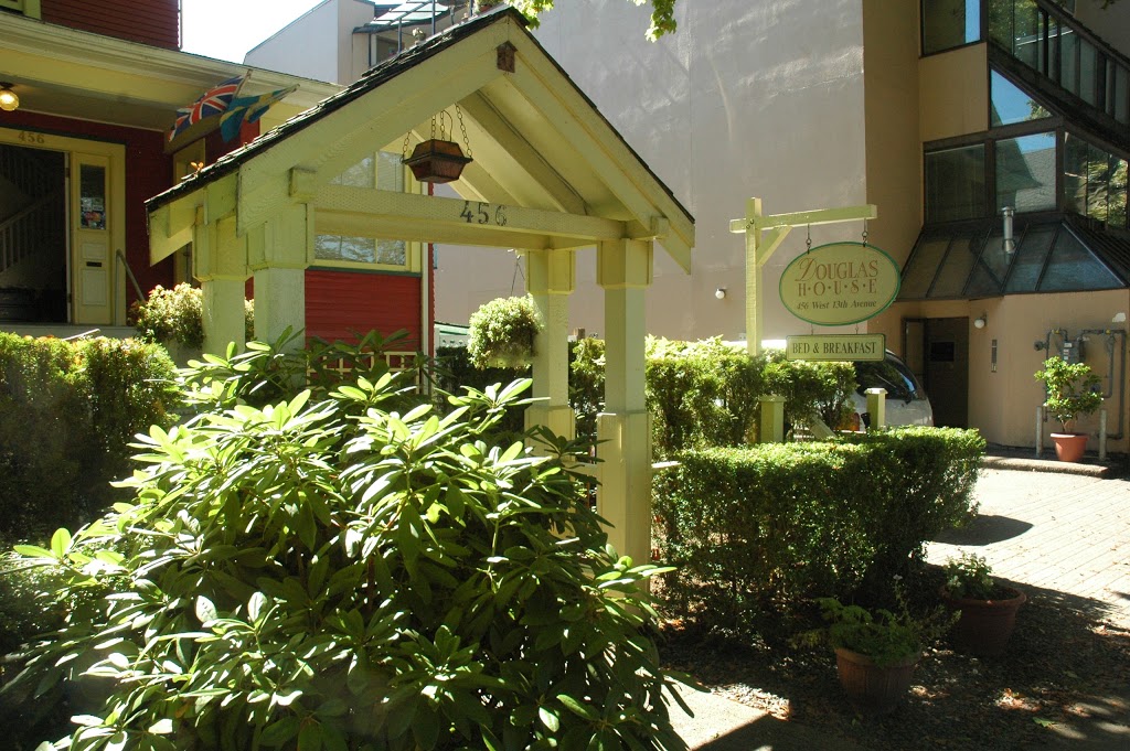 Douglas Guest House | 456 W 13th Ave, Vancouver, BC V5Z 2V8, Canada | Phone: (604) 872-3060