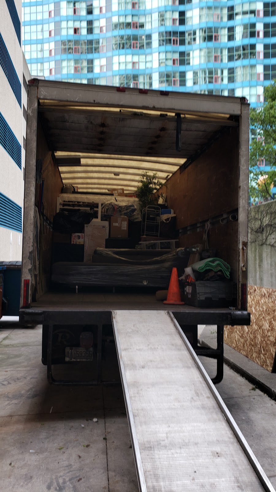 Joe The Mover | 22 Bertal Rd, York, ON M6M 4M4, Canada | Phone: (416) 531-8094