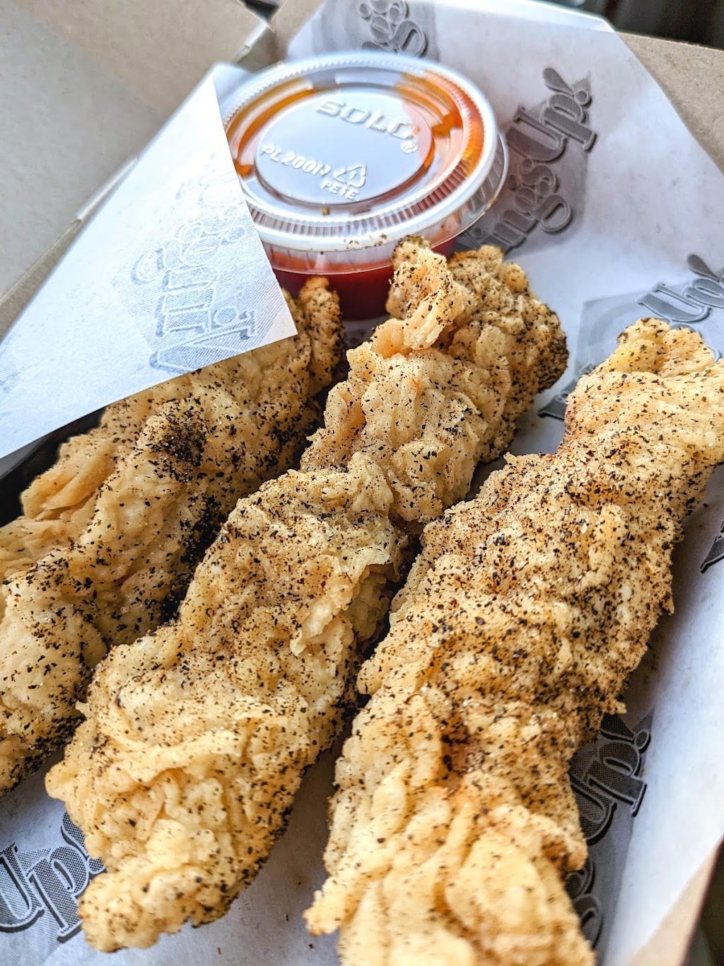WingsUp! London - Wellington | 879 Wellington Rd, London, ON N6E 3N5, Canada | Phone: (226) 270-3773