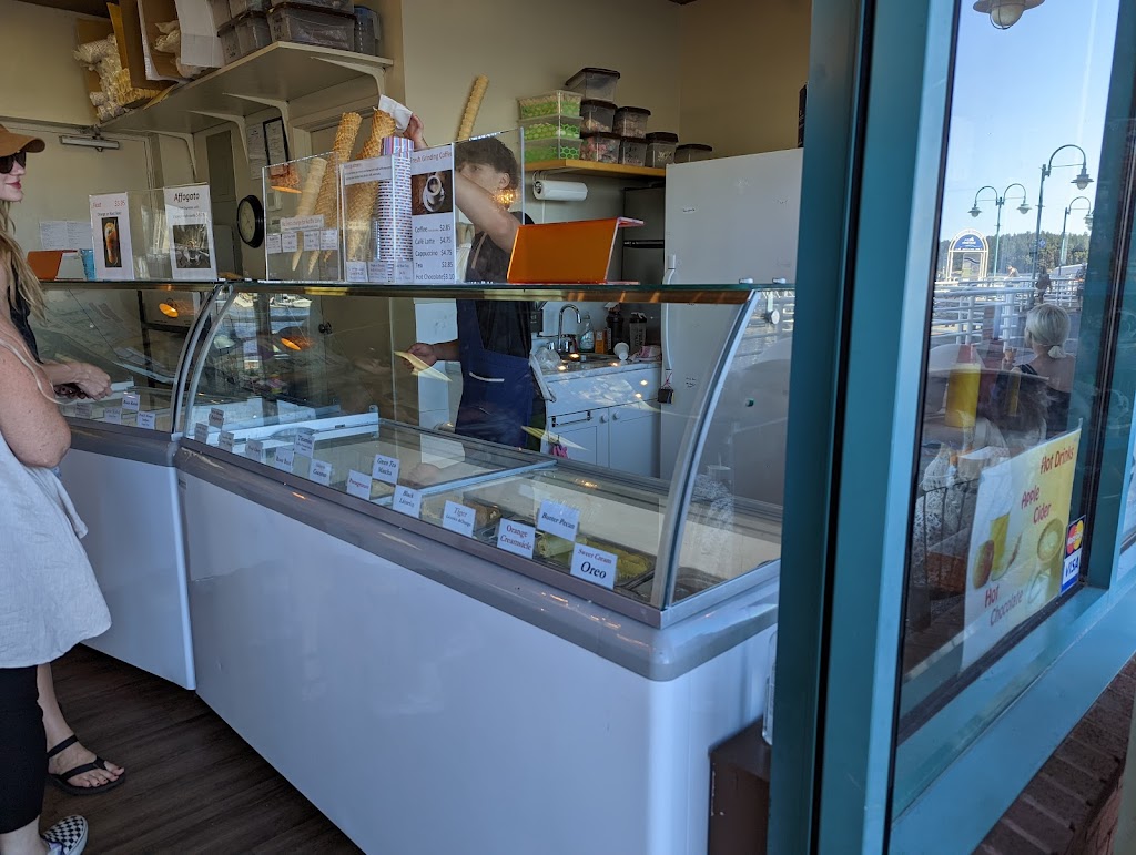 Waterfront Confections | 90 Front St #6, Nanaimo, BC V9R 5H7, Canada | Phone: (250) 591-5559