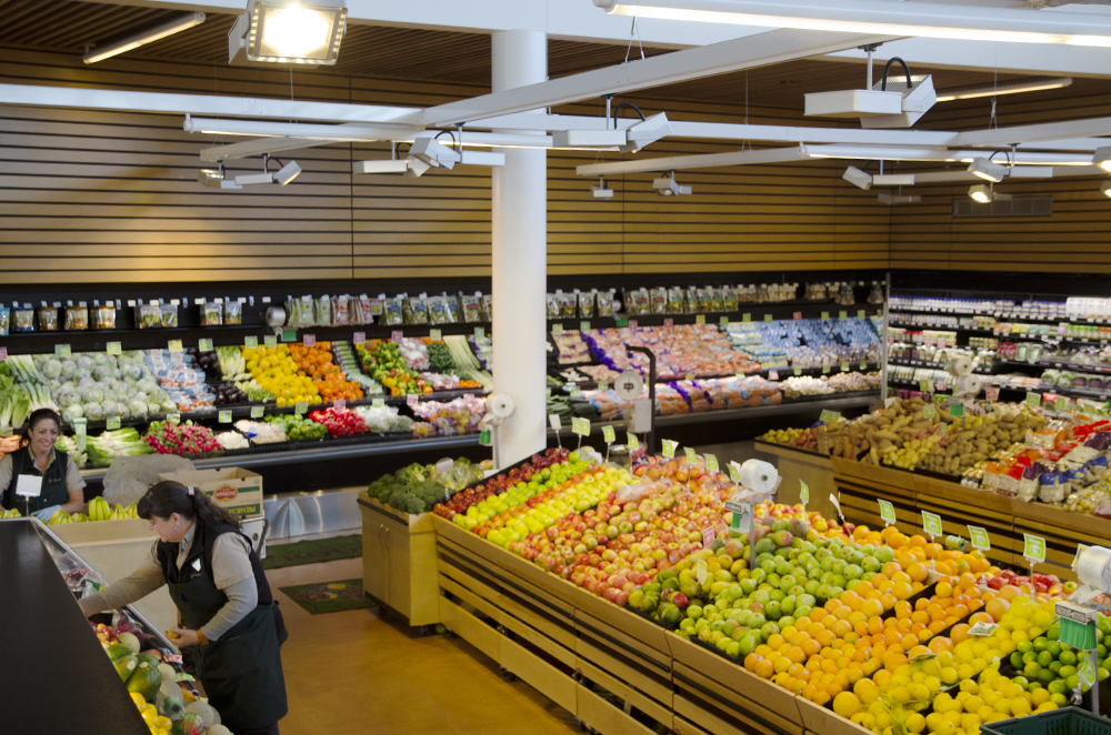 Askews Foods - Uptown | 2701 11 Ave NE, Salmon Arm, BC V1E 2S3, Canada | Phone: (250) 832-7622