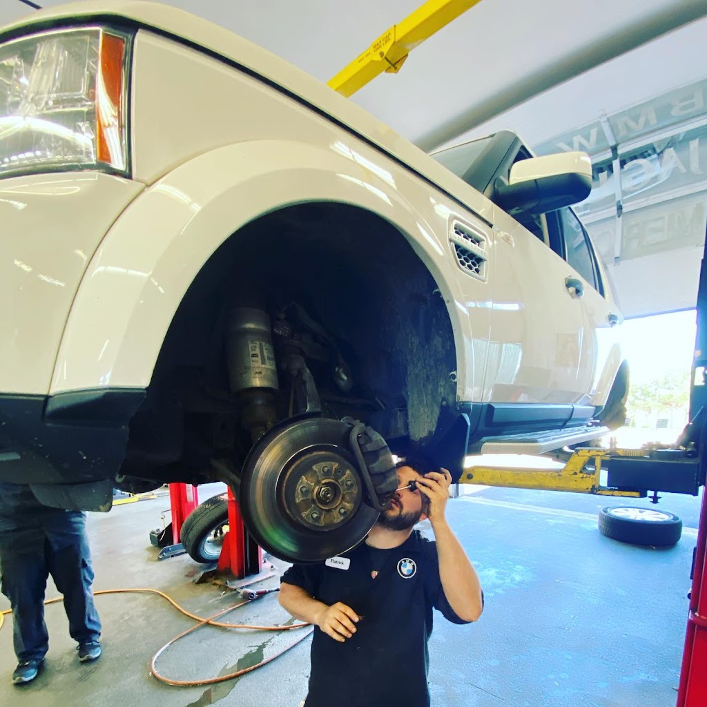 UNIQUE AUTO COLLISION | 1227 Plains Rd E, Burlington, ON L7S 2K2, Canada | Phone: (905) 639-2306