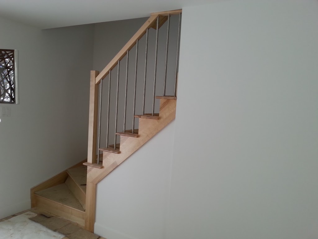 Escaliers C D (Les) | 1517 des, Av. des Affaires, Québec, QC G3J 1Y7, Canada | Phone: (418) 563-2522