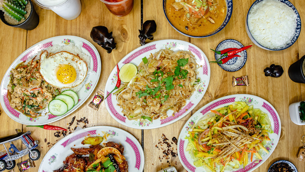 Phat Kaphrao | 3016B Bathurst St, North York, ON M6B 3B6, Canada | Phone: (416) 789-4085