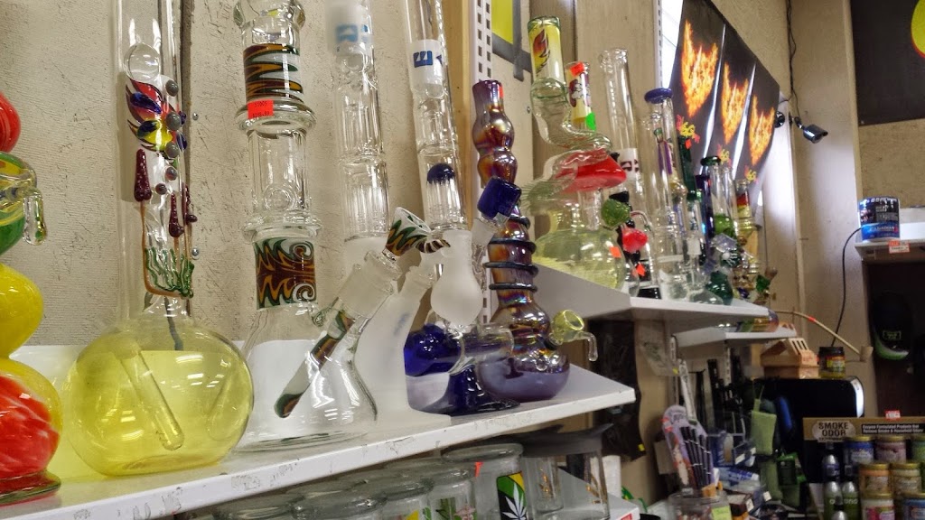 Happy Mart | 8349 20 Ave, Coleman, AB T0K 0M0, Canada | Phone: (403) 563-5511