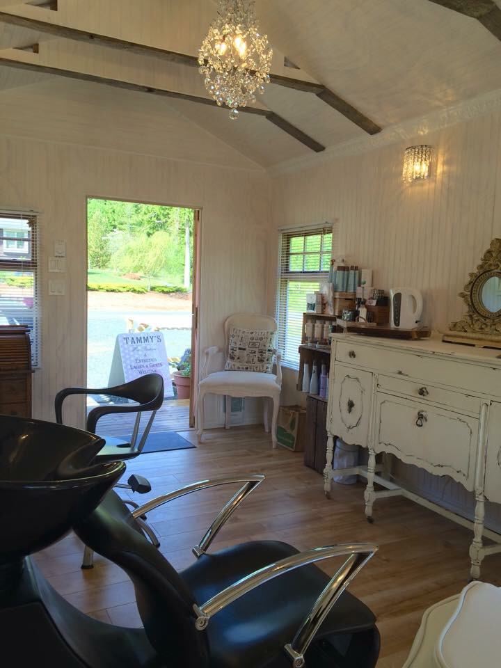 Tammys Hair Boutique | 4215 Wildwood Rd, Bowser, BC V0R 1G0, Canada | Phone: (250) 802-3239