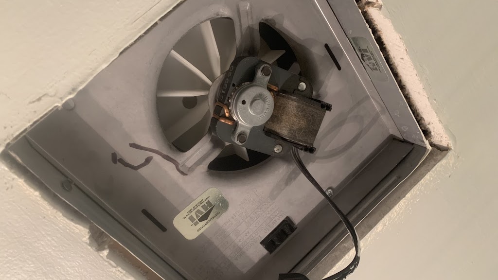 Airomax nettoyage de systèmes de ventilation | 565 Bd Lionel-Boulet local c, Varennes, QC J3X 1P7, Canada | Phone: (450) 677-6795