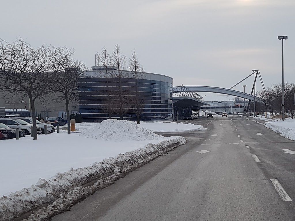 London International Airport | 1750 Crumlin Rd, London, ON N5V 3B6, Canada | Phone: (519) 452-4015