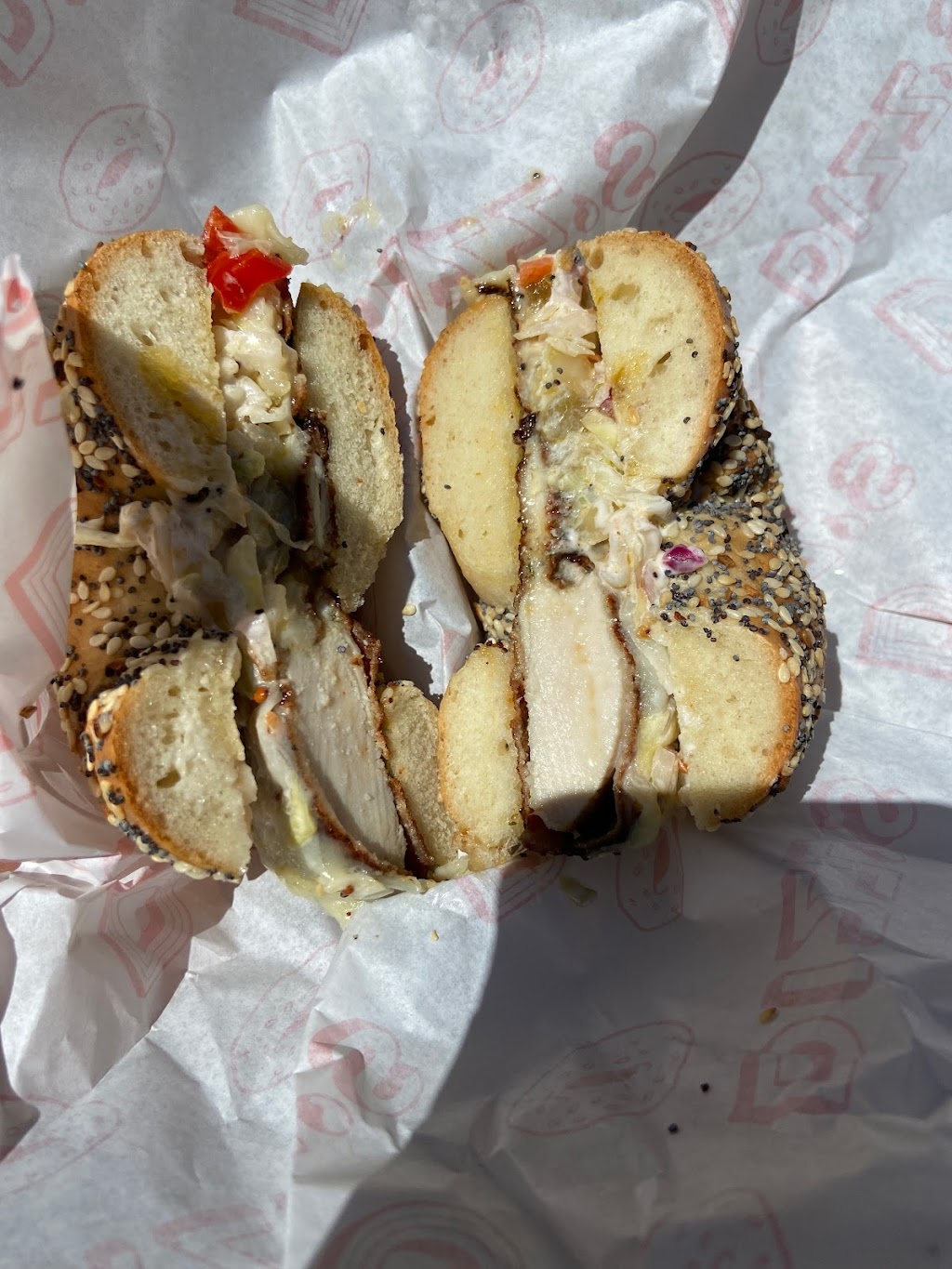 Dizzs Bagel Pointe Claire | 35 Av. Cartier, Pointe-Claire, QC H9S 4R5, Canada | Phone: (514) 505-4440